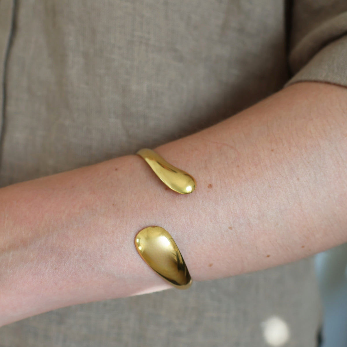 Double Drop Bangle winther-studio-international
